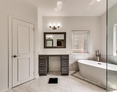 2205 Canton Street - Photo Thumbnail 1