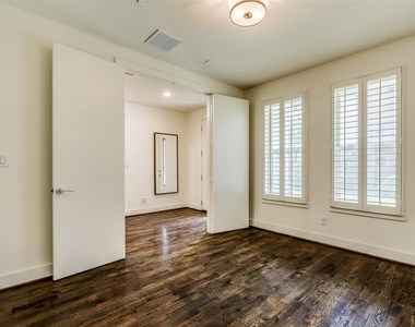 4211 Rawlins Street - Photo Thumbnail 8