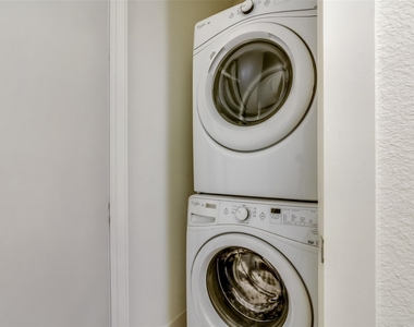 4211 Rawlins Street - Photo Thumbnail 32