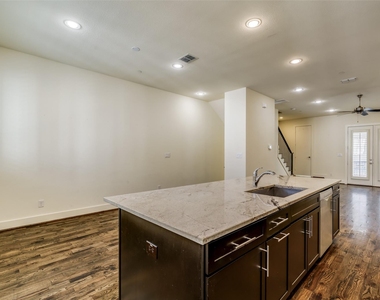4211 Rawlins Street - Photo Thumbnail 13