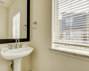 4211 Rawlins Street - Photo Thumbnail 21