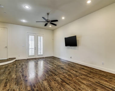 4211 Rawlins Street - Photo Thumbnail 20