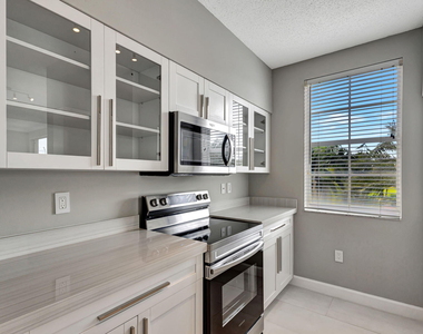 616 Clearwater Park Road - Photo Thumbnail 16