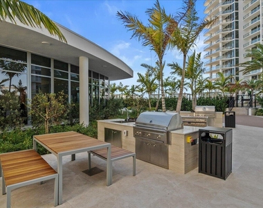 220 Lake Shore Drive - Photo Thumbnail 23