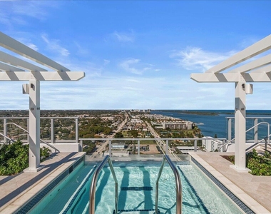 220 Lake Shore Drive - Photo Thumbnail 15