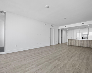 220 Lake Shore Drive - Photo Thumbnail 8
