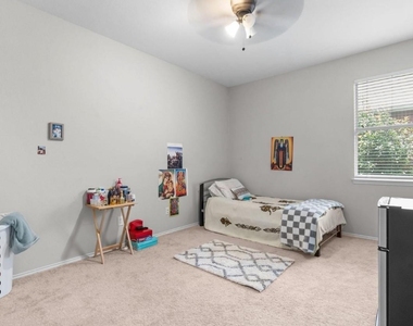 8414 Seafield Lane - Photo Thumbnail 9