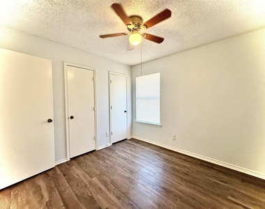 1922 San Rafael Street - Photo Thumbnail 11
