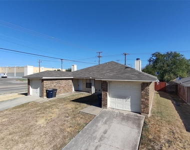 1922 San Rafael Street - Photo Thumbnail 1