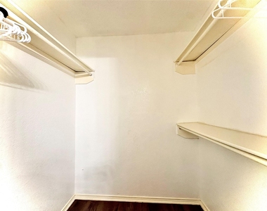 1922 San Rafael Street - Photo Thumbnail 16
