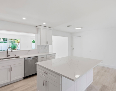998 W Camino Real - Photo Thumbnail 8
