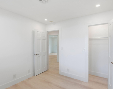 998 W Camino Real - Photo Thumbnail 17