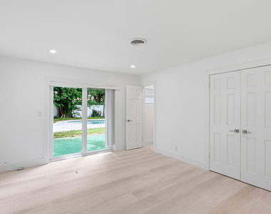 998 W Camino Real - Photo Thumbnail 38