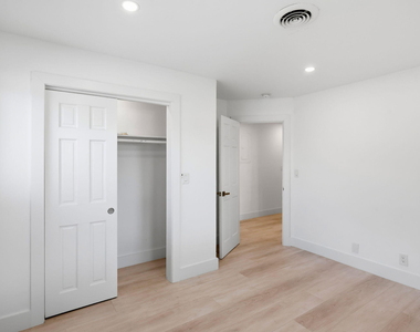 998 W Camino Real - Photo Thumbnail 14