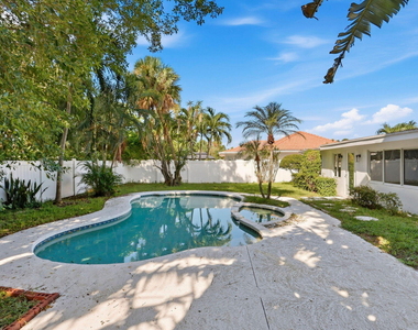 998 W Camino Real - Photo Thumbnail 27