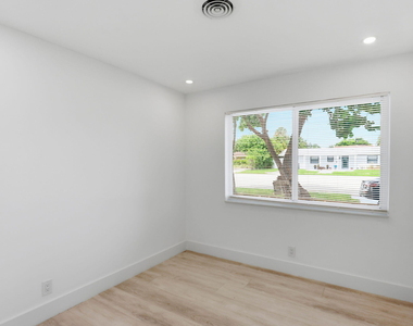 998 W Camino Real - Photo Thumbnail 16