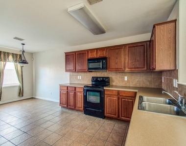 13120 Barbarosa Drive - Photo Thumbnail 6