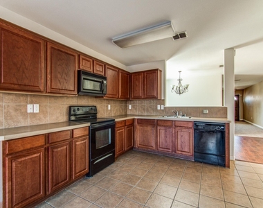 13120 Barbarosa Drive - Photo Thumbnail 14