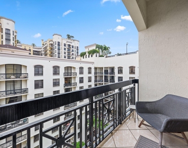 801 S Olive Avenue - Photo Thumbnail 11