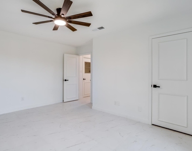 7717 Woodside Hill - Photo Thumbnail 33