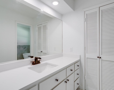 7717 Woodside Hill - Photo Thumbnail 24