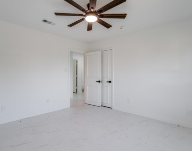 7717 Woodside Hill - Photo Thumbnail 31