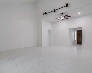 7717 Woodside Hill - Photo Thumbnail 6