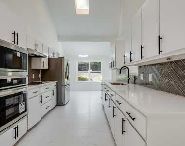 7717 Woodside Hill - Photo Thumbnail 7