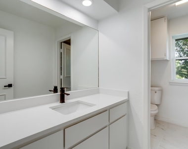 7717 Woodside Hill - Photo Thumbnail 27
