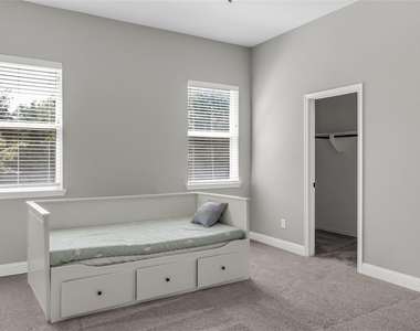 809 Charleston Drive - Photo Thumbnail 24