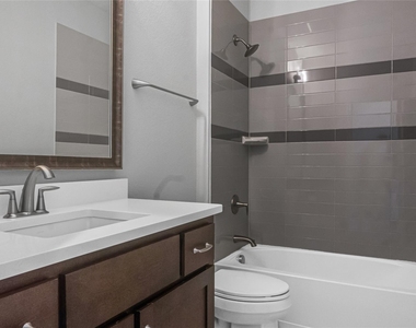 809 Charleston Drive - Photo Thumbnail 25