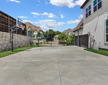809 Charleston Drive - Photo Thumbnail 31