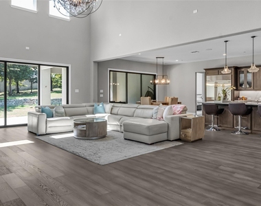 809 Charleston Drive - Photo Thumbnail 11