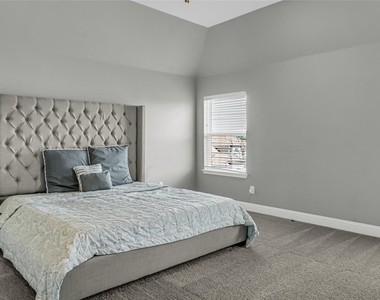809 Charleston Drive - Photo Thumbnail 20