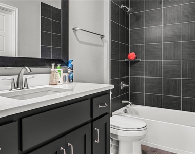 809 Charleston Drive - Photo Thumbnail 23