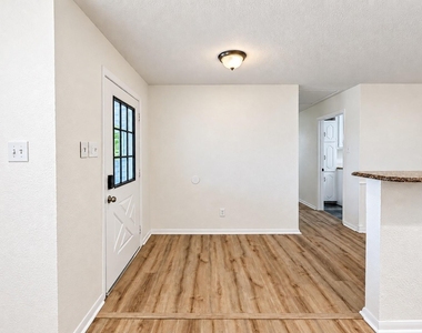 6913 Kerilan Lane - Photo Thumbnail 15