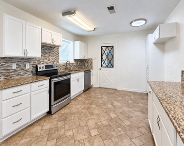 6913 Kerilan Lane - Photo Thumbnail 20