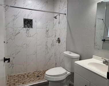 4114 Ladale Drive - Photo Thumbnail 7