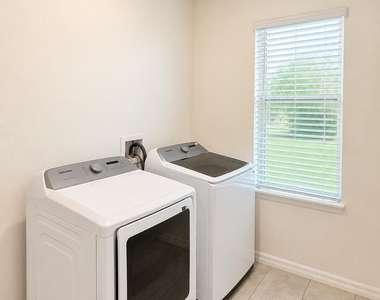 1025 Sw Sarto Lane - Photo Thumbnail 18