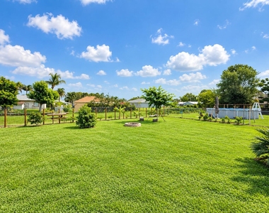 1025 Sw Sarto Lane - Photo Thumbnail 22