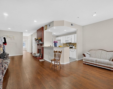 5565 Preston Oaks Road - Photo Thumbnail 10