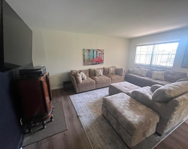 336 Brittany G Avenue - Photo Thumbnail 6