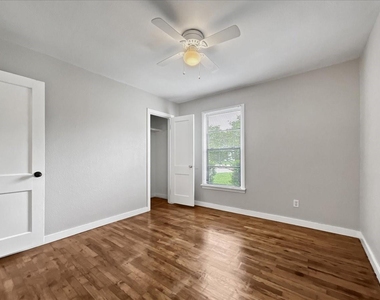 4929 Donnelly Avenue - Photo Thumbnail 10