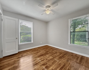 4929 Donnelly Avenue - Photo Thumbnail 9