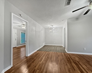 4929 Donnelly Avenue - Photo Thumbnail 5