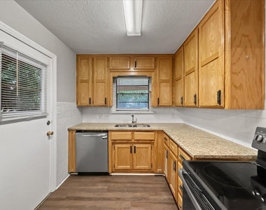 4929 Donnelly Avenue - Photo Thumbnail 13