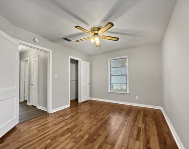 4929 Donnelly Avenue - Photo Thumbnail 11