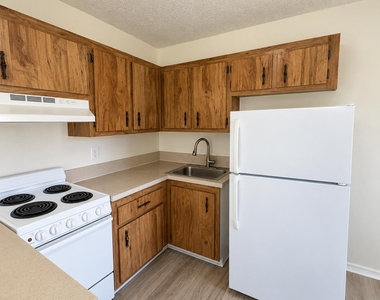 5156 Ne 6th Avenue - Photo Thumbnail 3