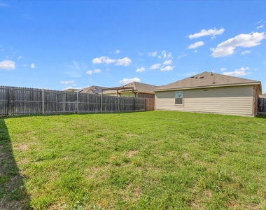 5805 Honey Creek Street - Photo Thumbnail 7