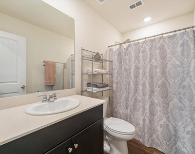 5805 Honey Creek Street - Photo Thumbnail 6